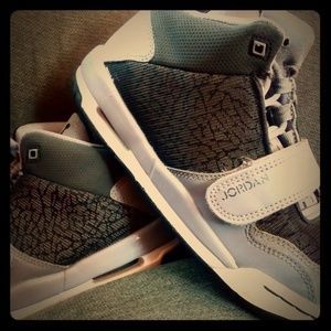 Jordan Flight Club Retro 90s Youth 4